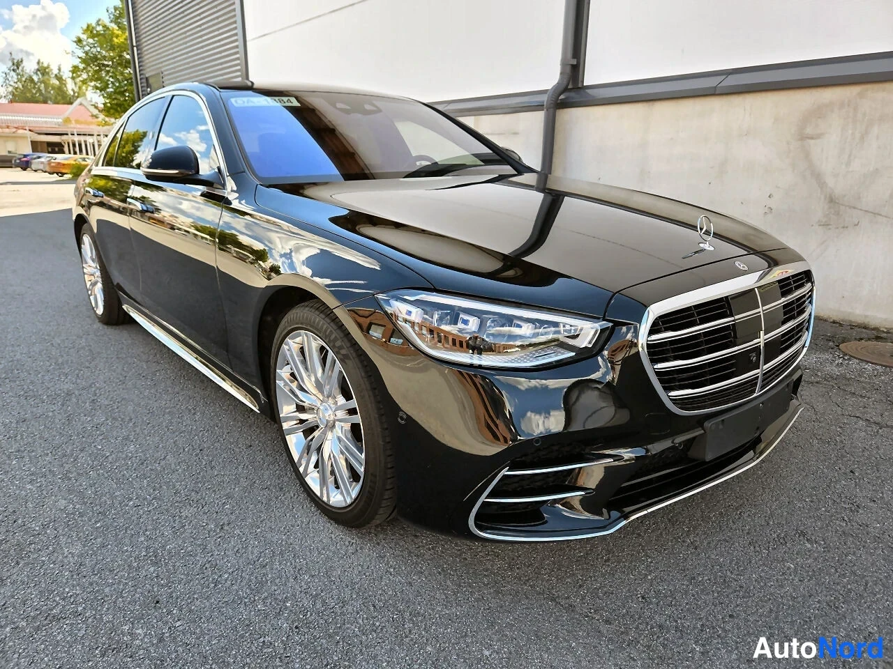 Musta Mercedes-Benz S 350 d 4MATIC 2021, etuviisto, keula oikealle, kuva 3