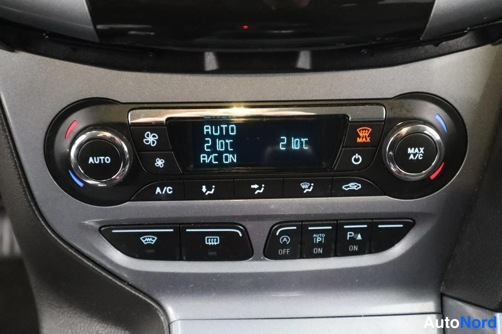 Svart Ford Focus 2014, detalj, bild 28