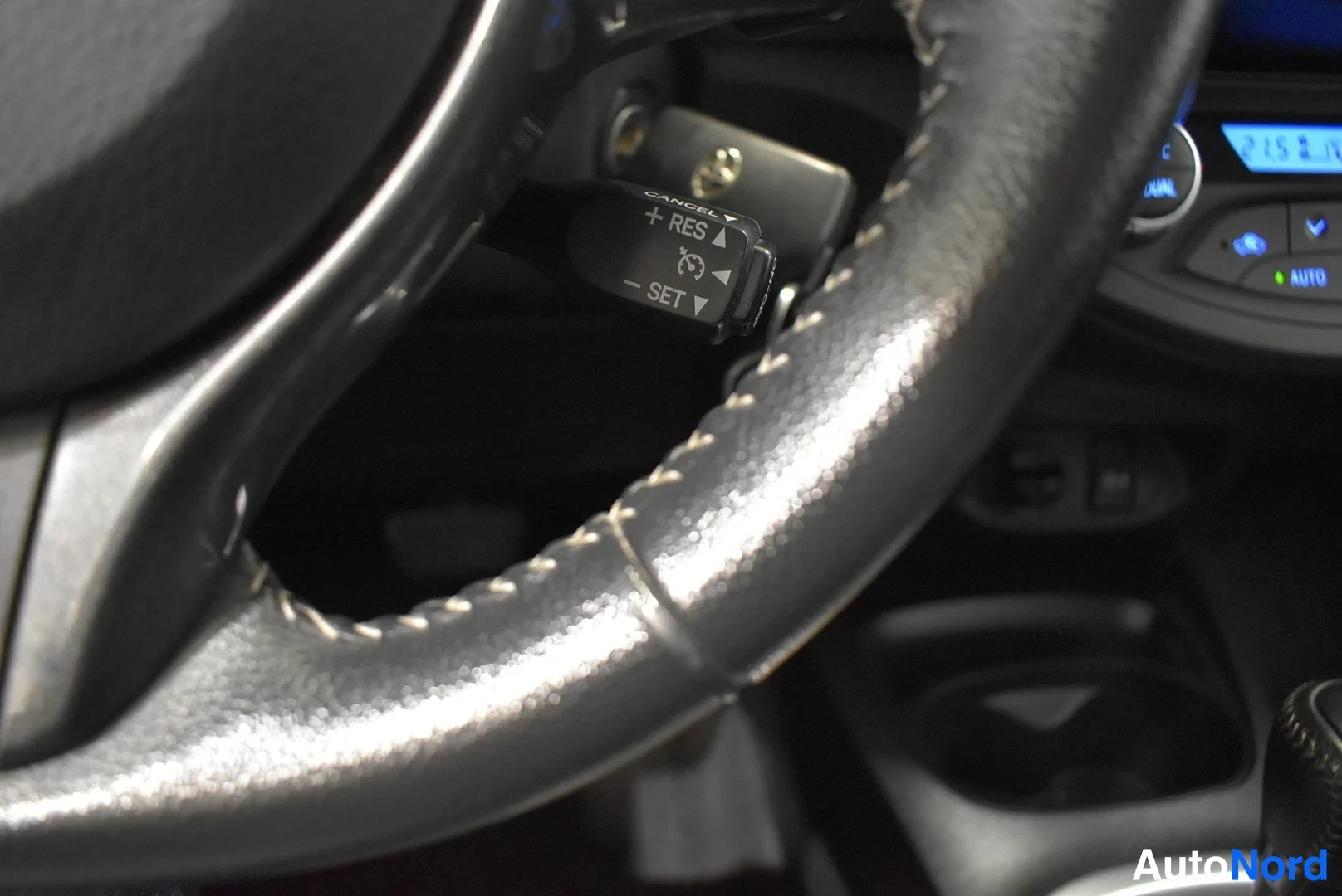 Harmaa Toyota Yaris 2020, yksityiskohta, kuva 15