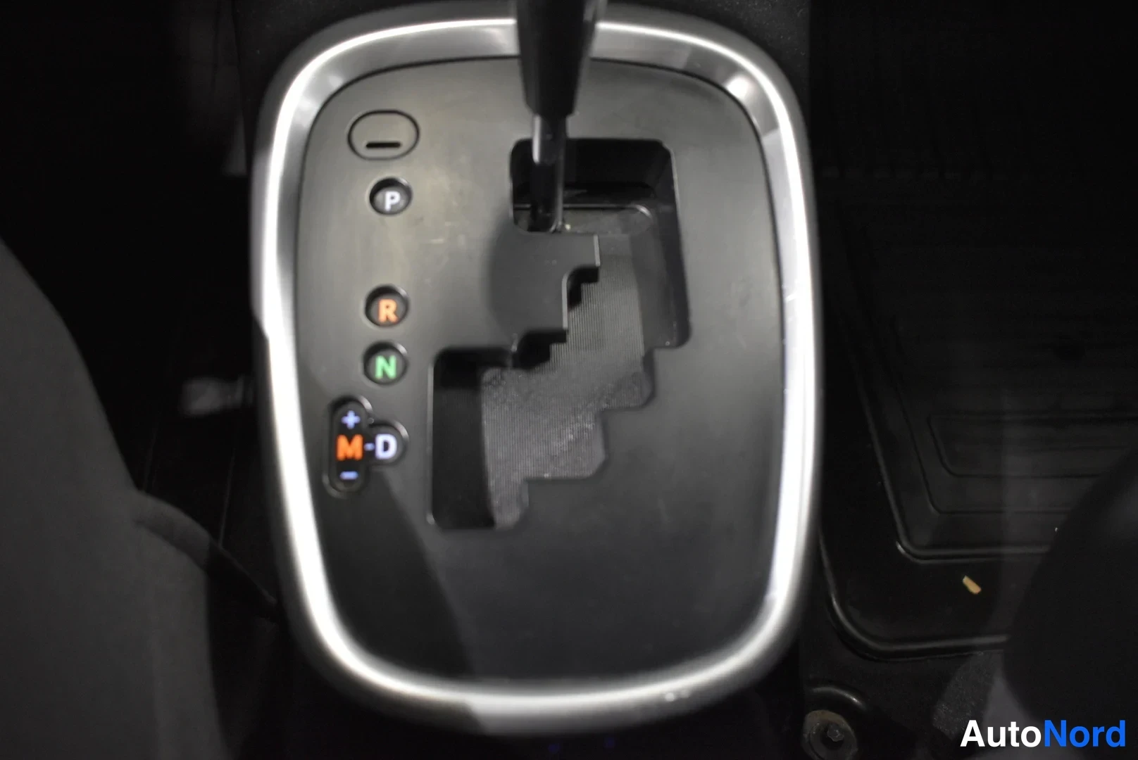 Harmaa Toyota Yaris 2020, yksityiskohta, kuva 19