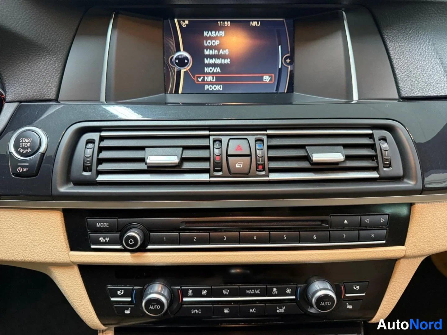 Valkoinen BMW 535d xDrive 2013, ohjaamo, kuva 12