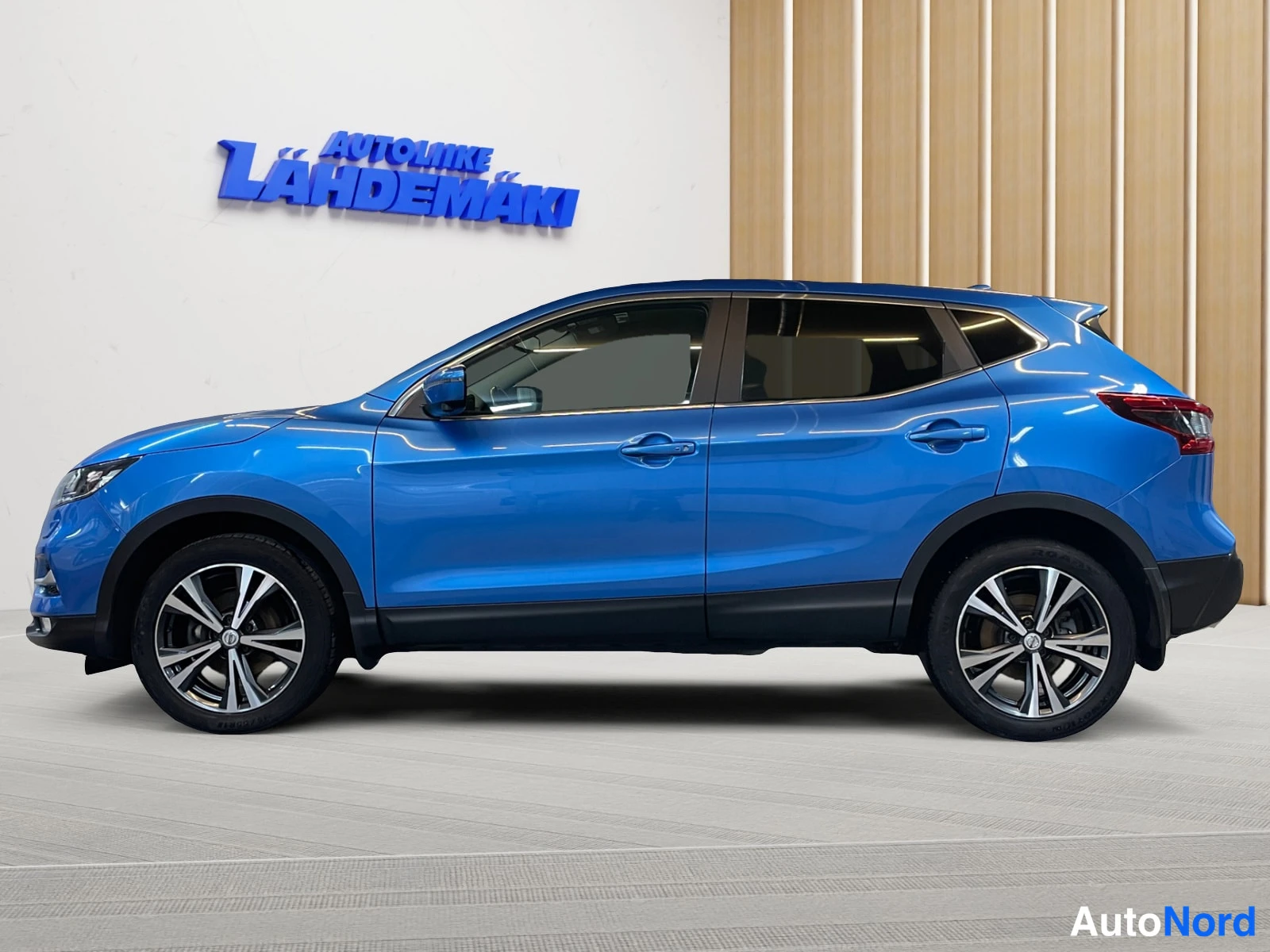 Sininen Nissan Qashqai 2018, sivulta, kuva 5