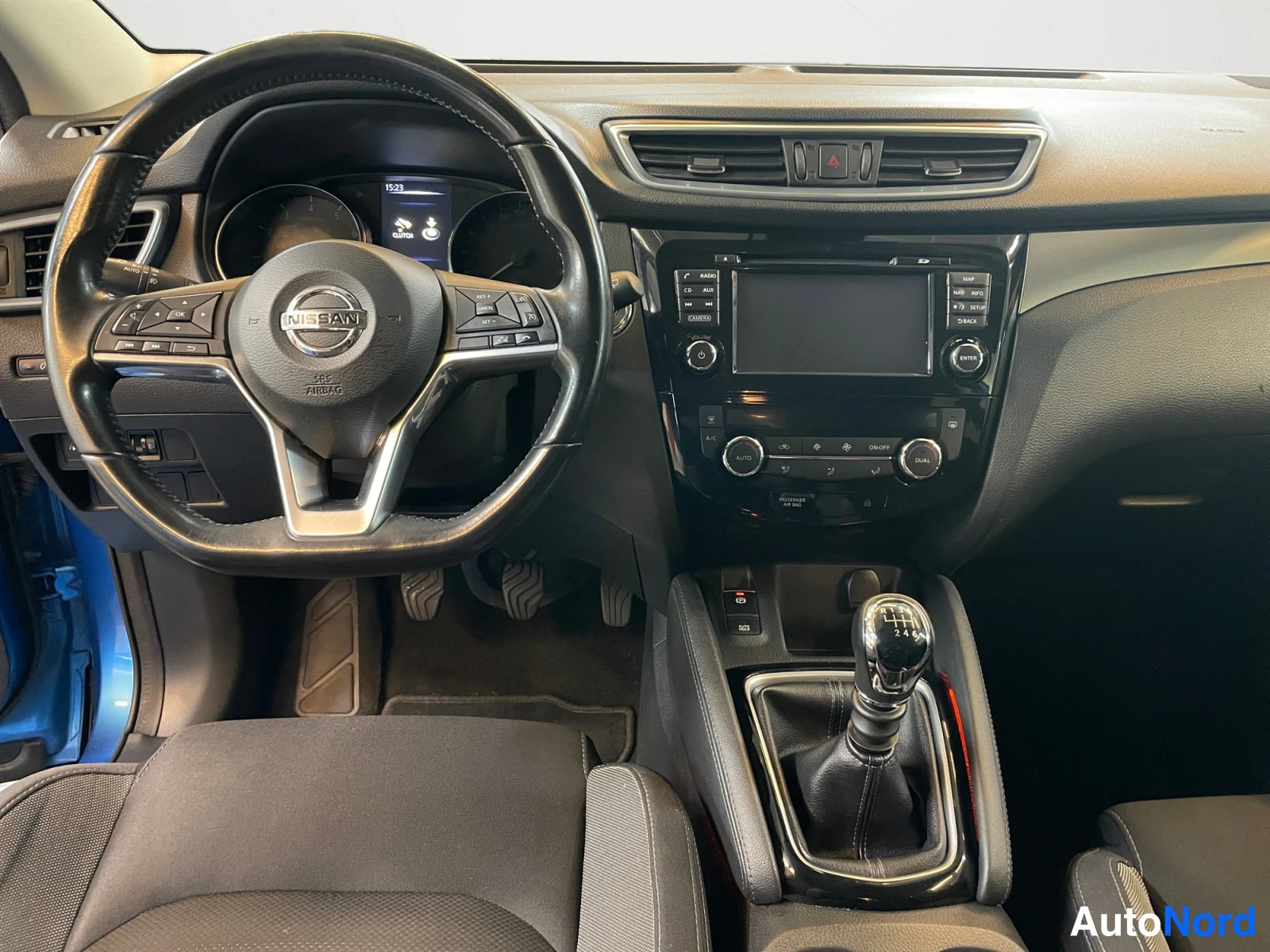 Sininen Nissan Qashqai 2018, ohjaamo, kuva 9
