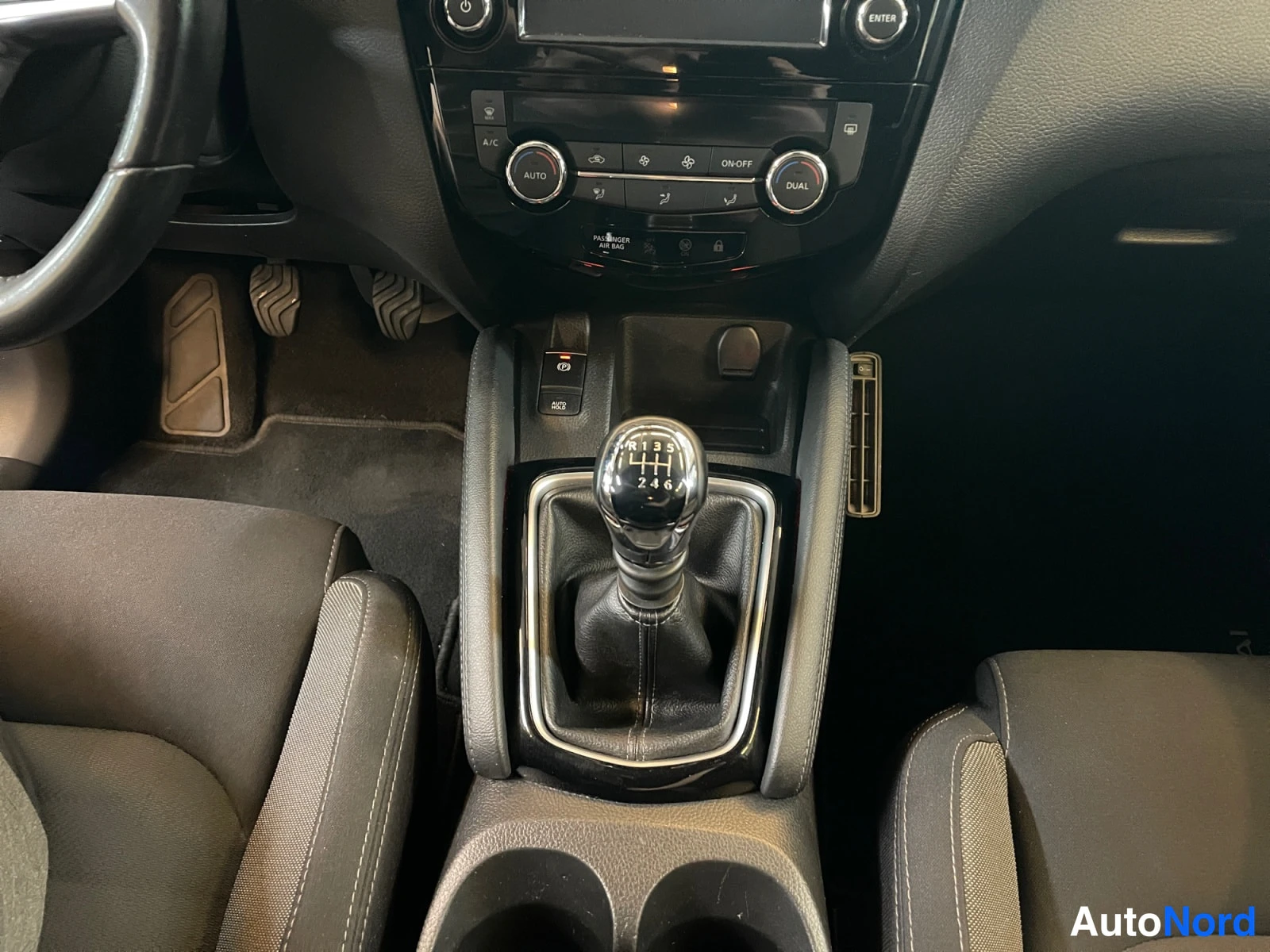 Sininen Nissan Qashqai 2018, yksityiskohta, kuva 23