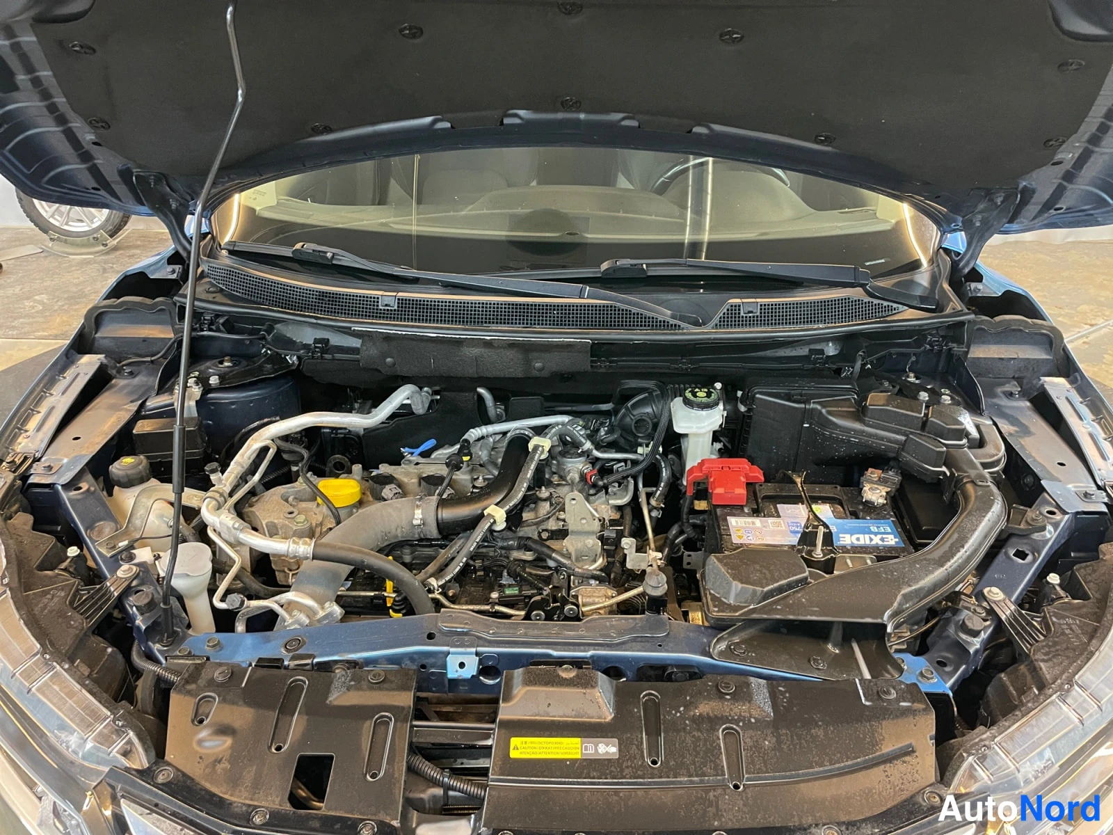 Sininen Nissan Qashqai 2018, moottoritila, kuva 18