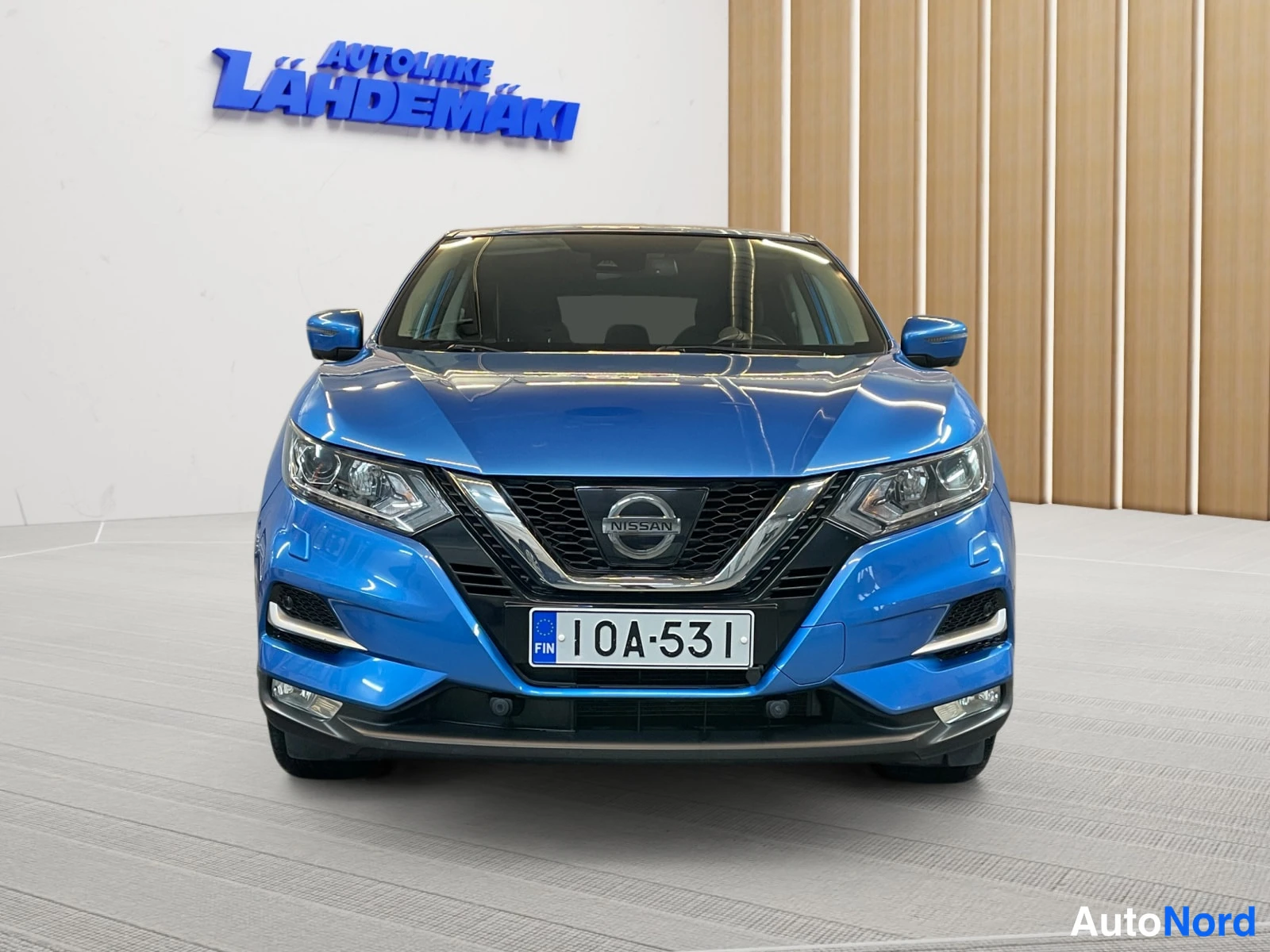Sininen Nissan Qashqai 2018, edestä, kuva 3