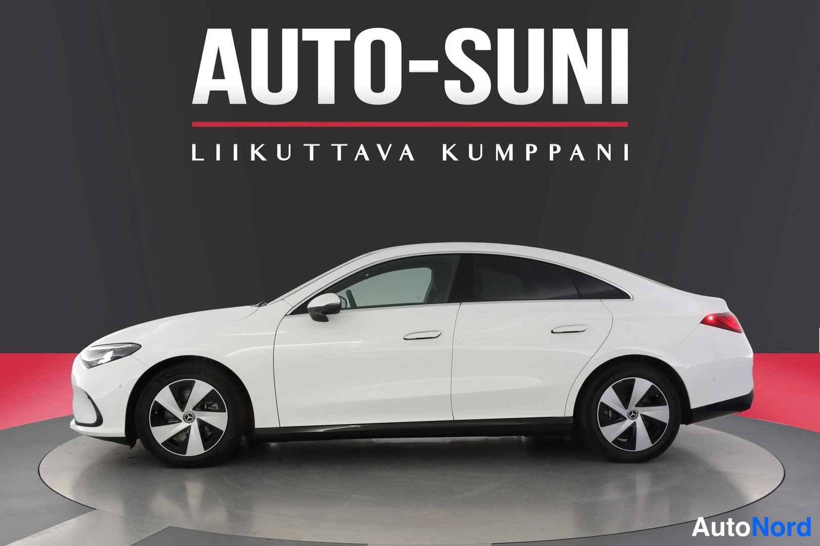 Valkoinen Mercedes-Benz CLA 2025, takaviisto, kuva 4