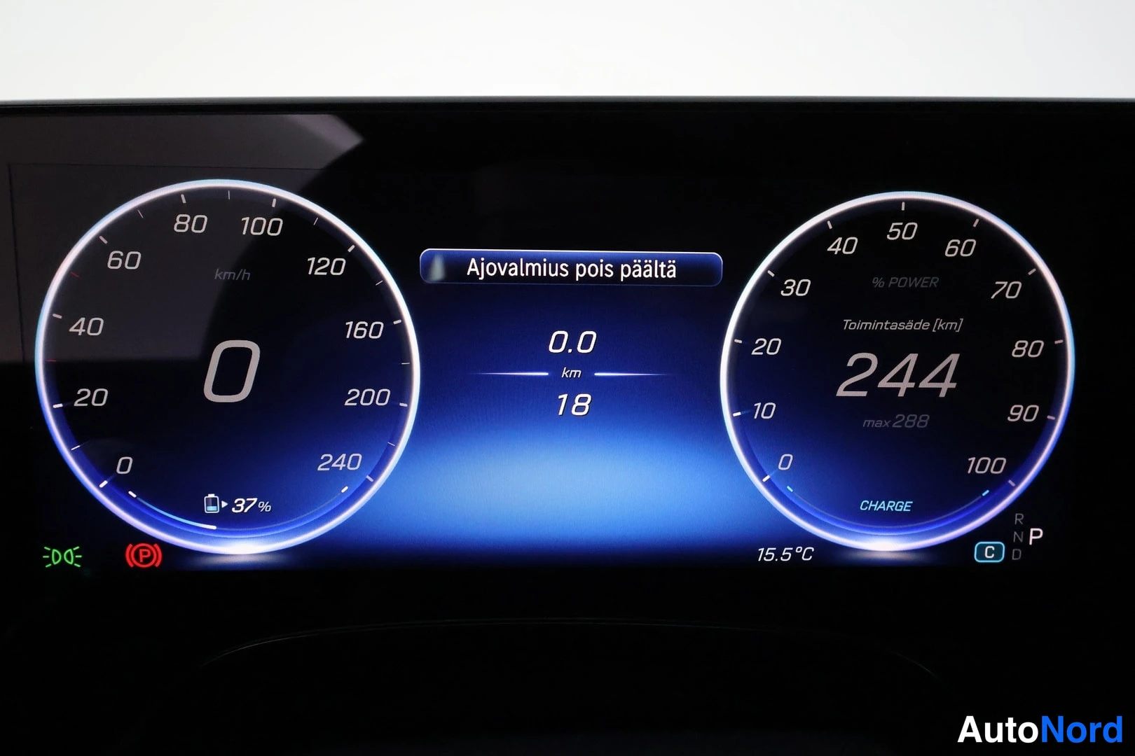 Valkoinen Mercedes-Benz CLA 2025, yksityiskohta, kuva 13