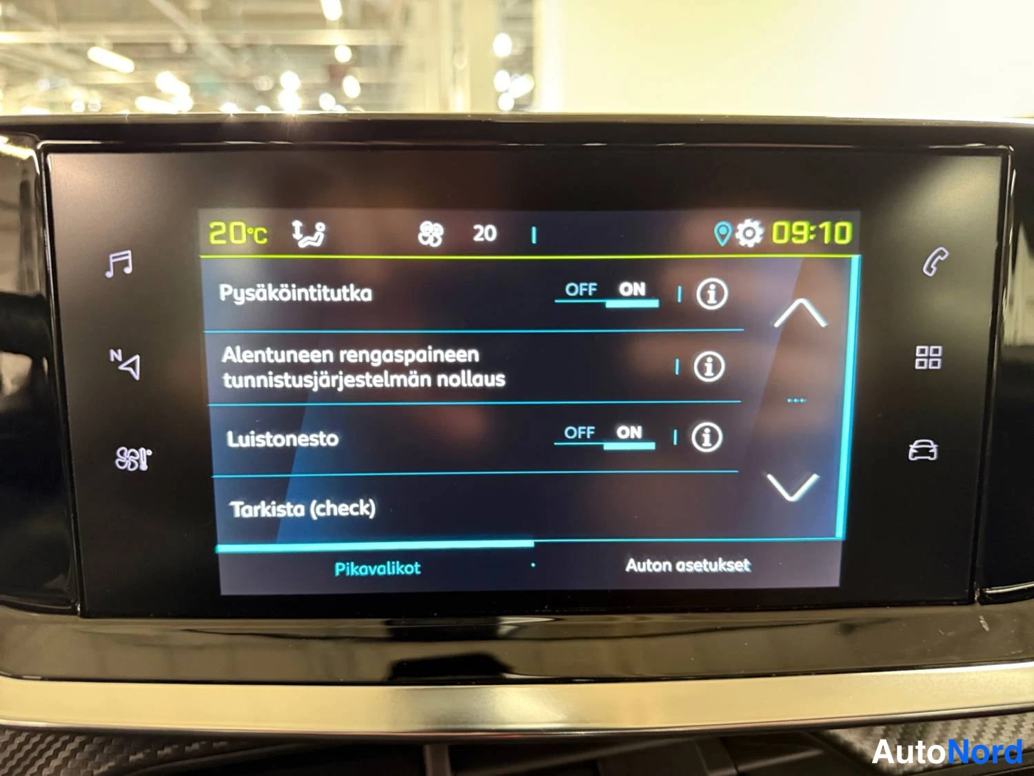 Musta Peugeot E-2008 2023, kuva 28