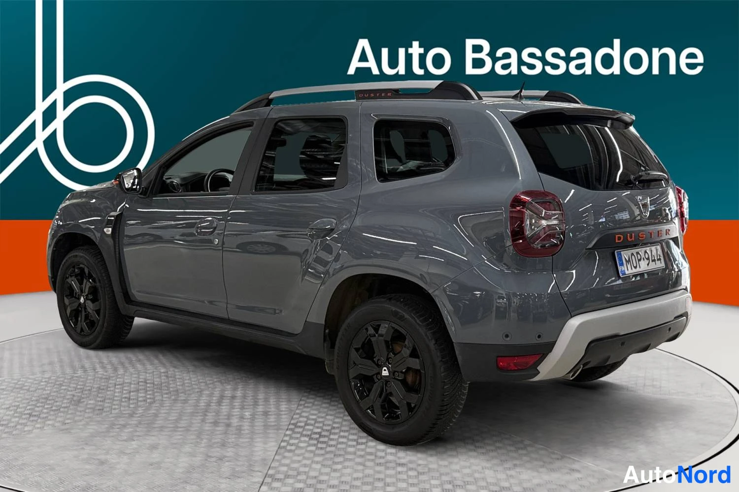Harmaa Dacia Duster 2022, takaviisto, kuva 7