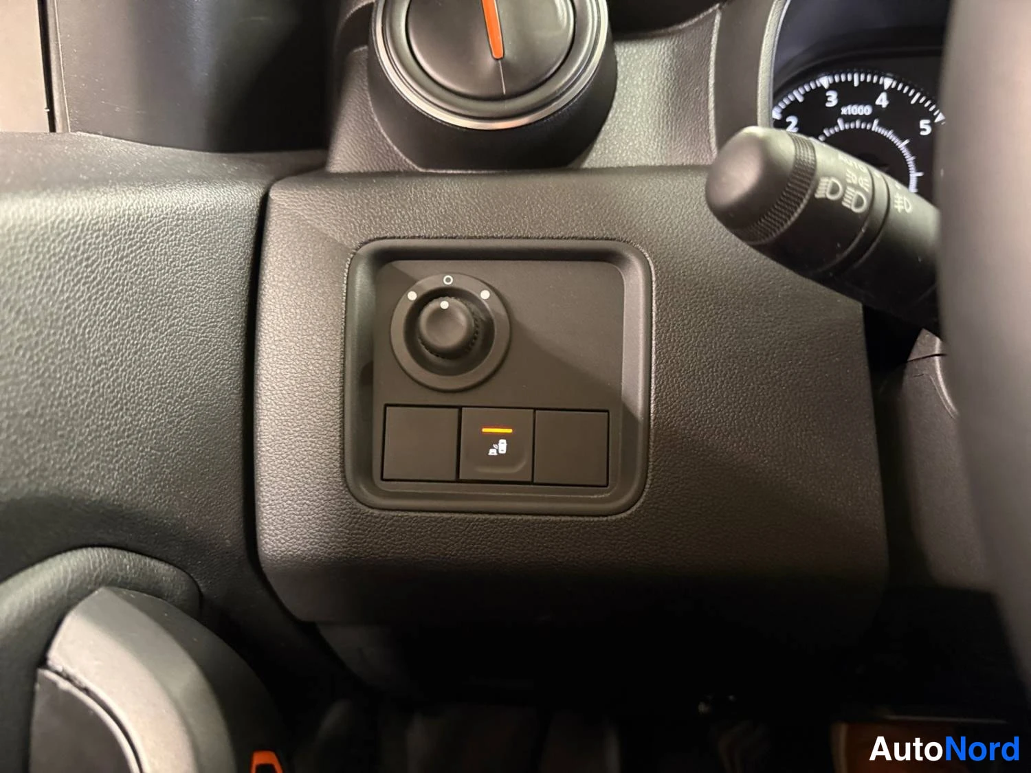 Harmaa Dacia Duster 2022, yksityiskohta, kuva 19
