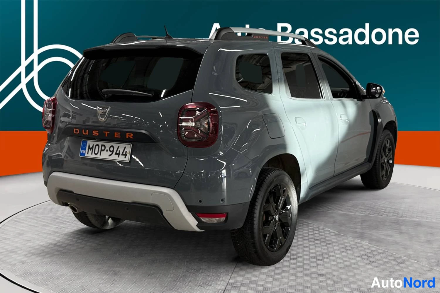 Harmaa Dacia Duster 2022, takaviisto, kuva 6
