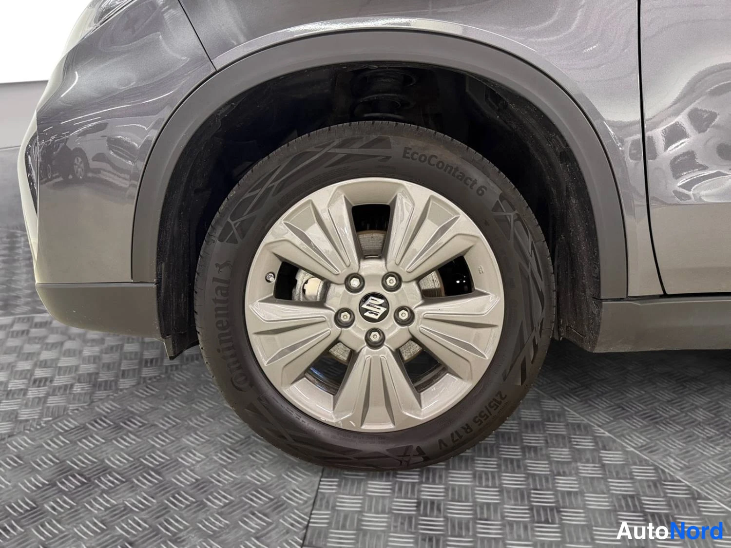 Harmaa Suzuki Vitara 2025, yksityiskohta, kuva 16