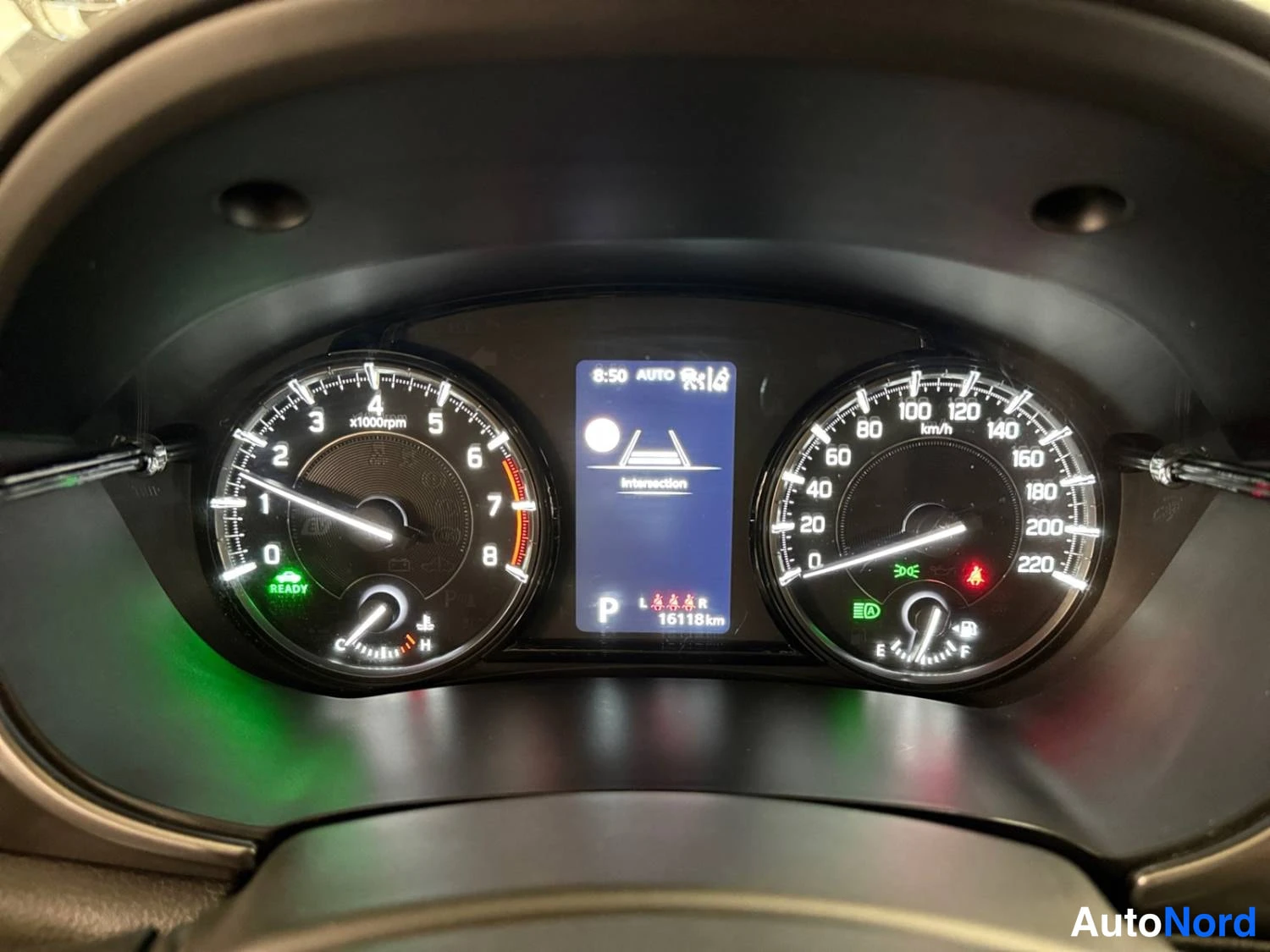 Harmaa Suzuki Vitara 2025, yksityiskohta, kuva 19