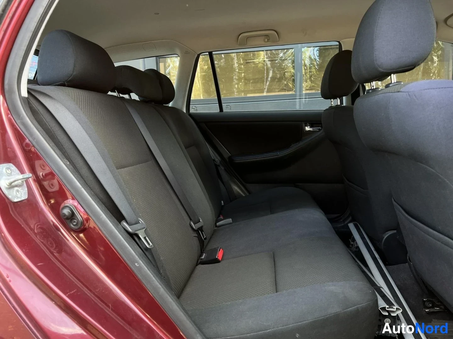 Röd Toyota Corolla 2007, baksäten, bild 7