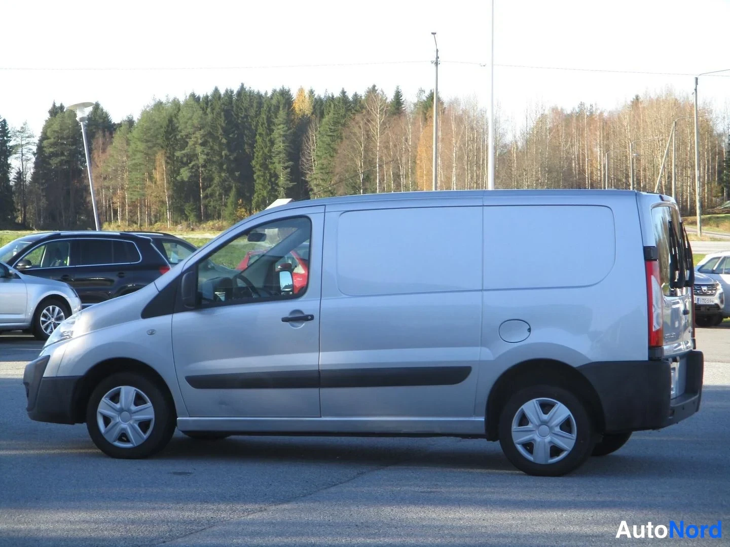 Hopea Citroen Jumpy 2010, etuviisto, keula vasemmalle, kuva 2