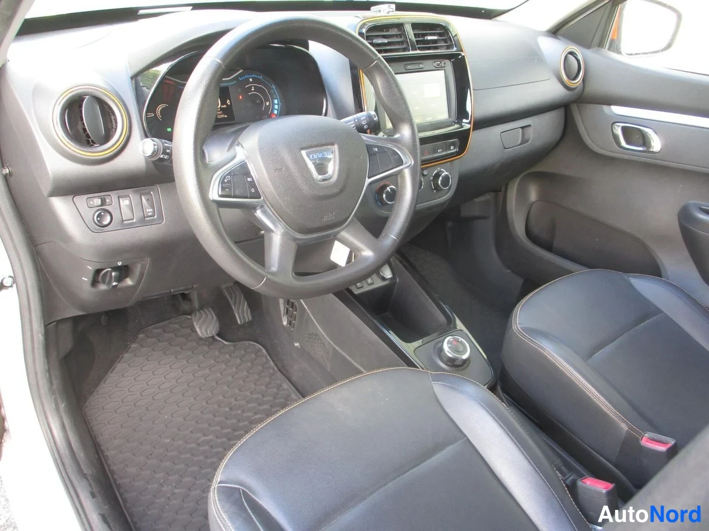 Hopea Dacia Spring 2022, ohjaamo, kuva 10