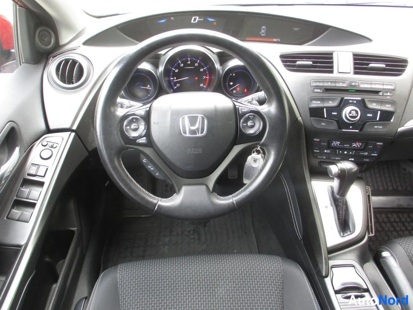Punainen Honda Civic Tourer 2016, yksityiskohta, kuva 17