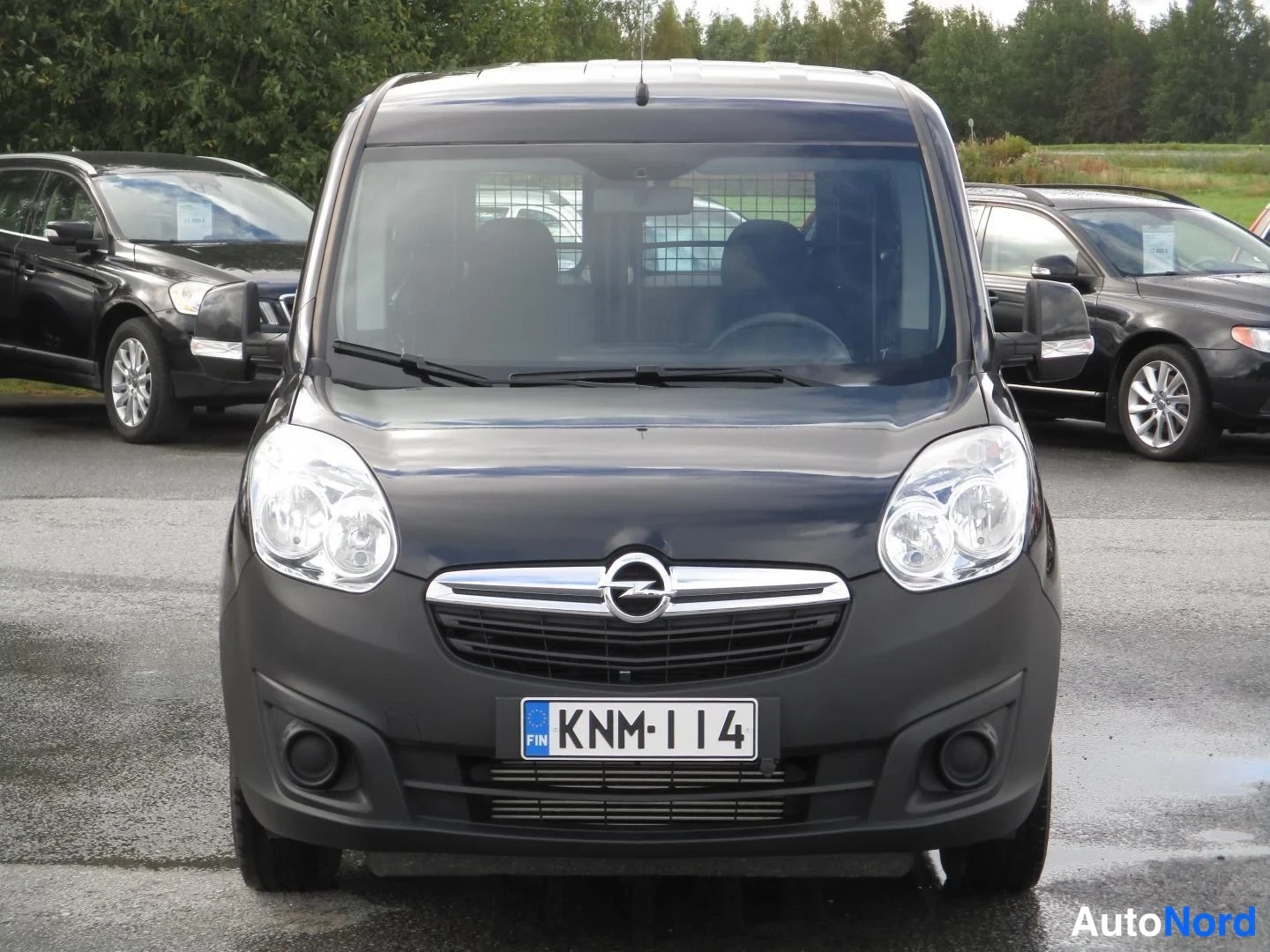 Musta Opel Combo 2016, edestä, kuva 4