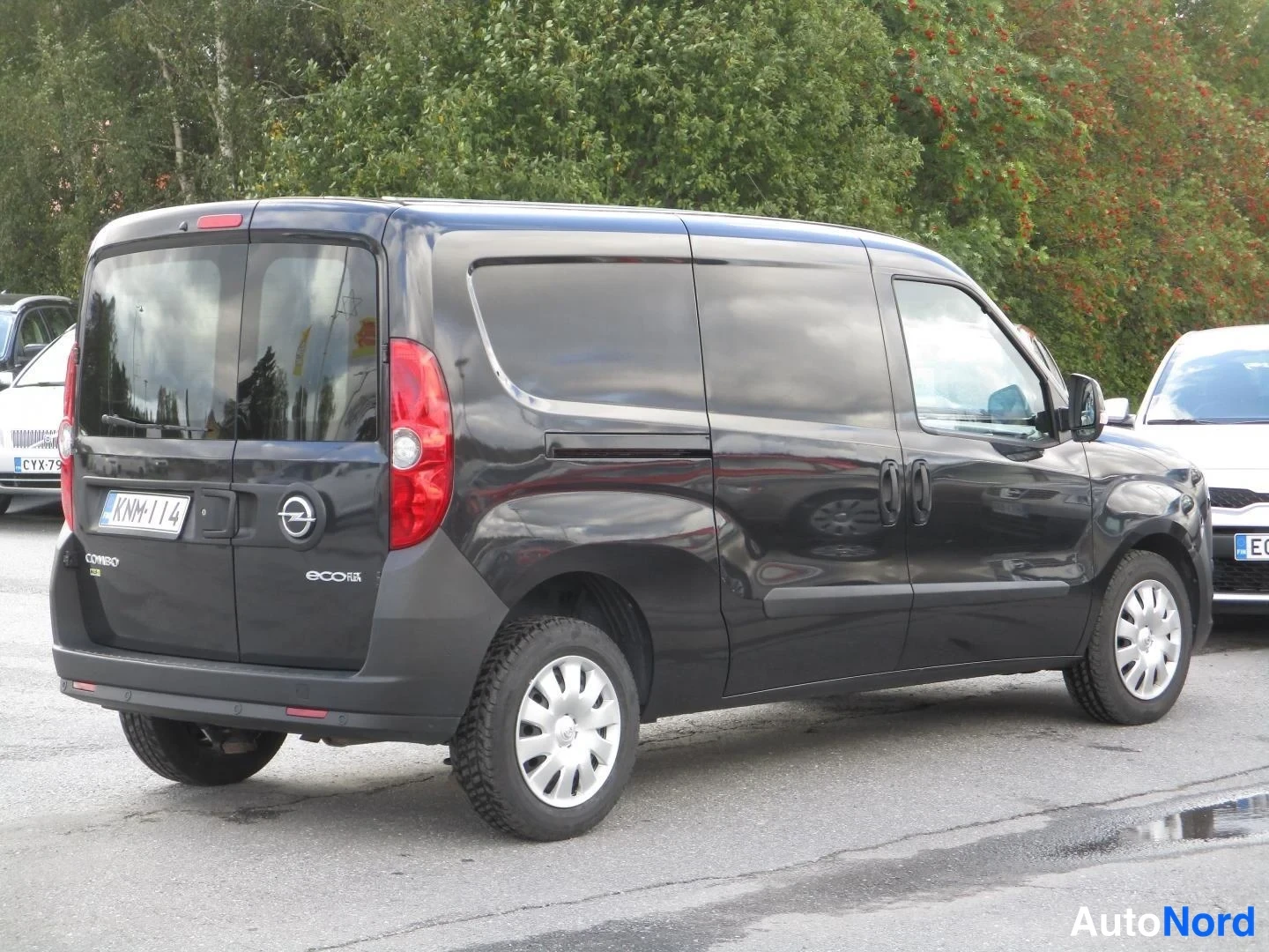 Musta Opel Combo 2016, takaviisto, kuva 7