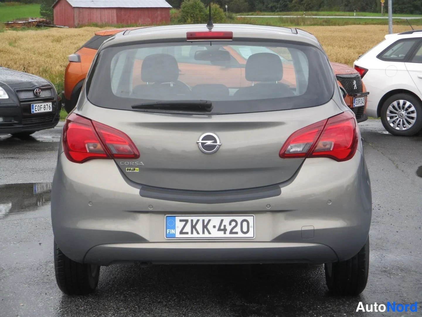 Ruskea Opel Corsa 2015, takaa, kuva 8