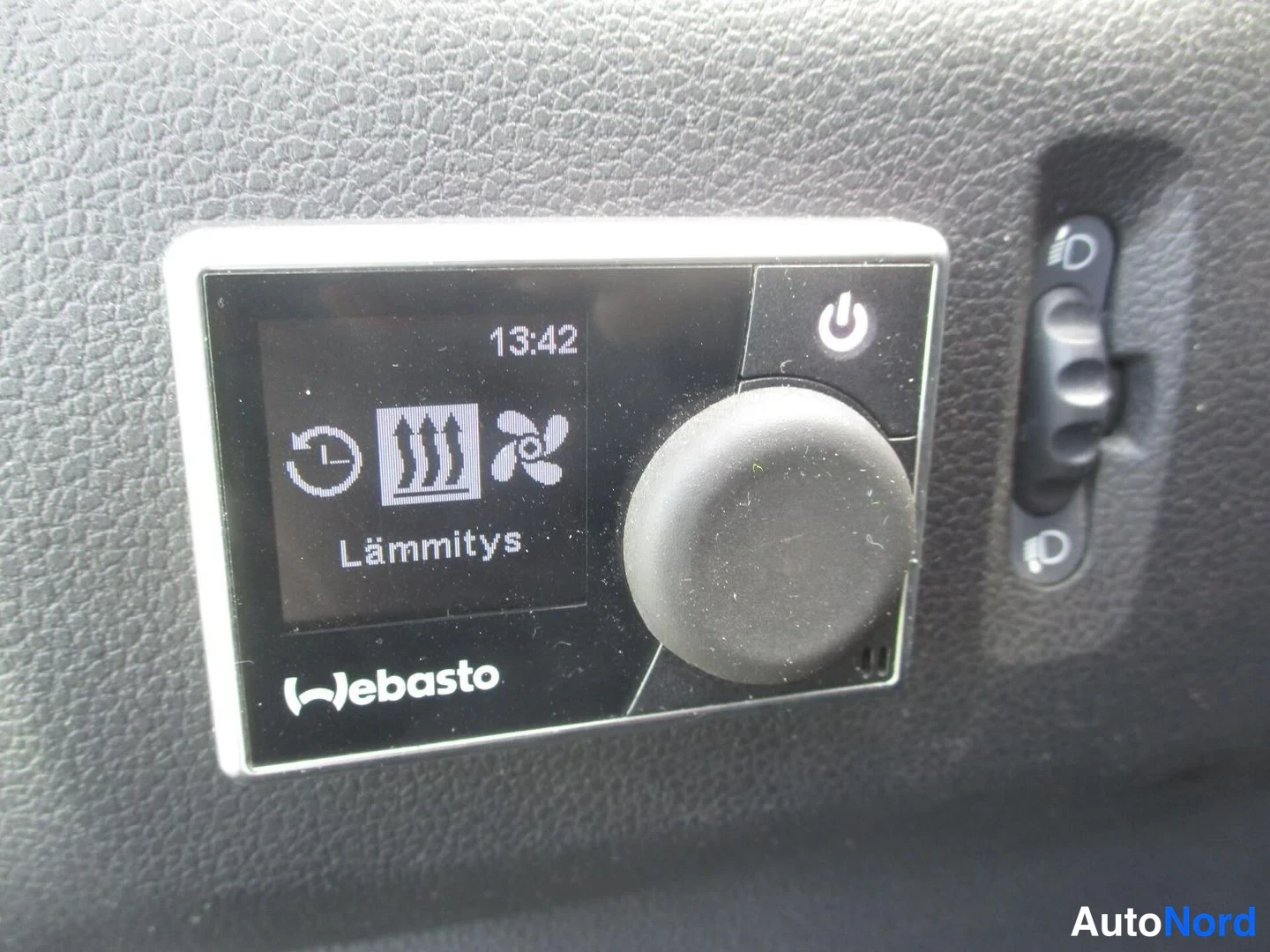 Valkoinen Renault Master 2023, yksityiskohta, kuva 22