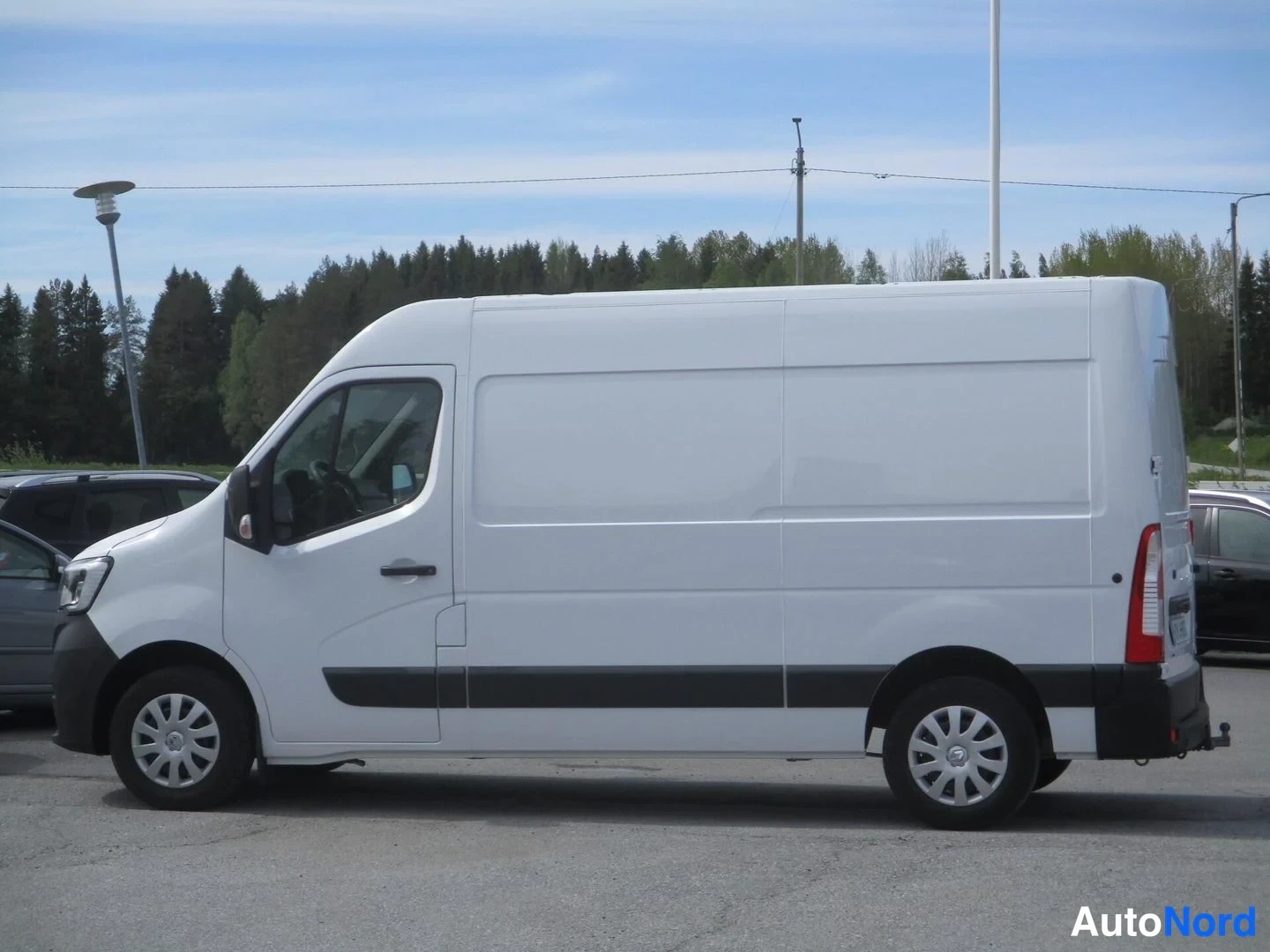 Valkoinen Renault Master 2023, etuviisto, keula vasemmalle, kuva 2