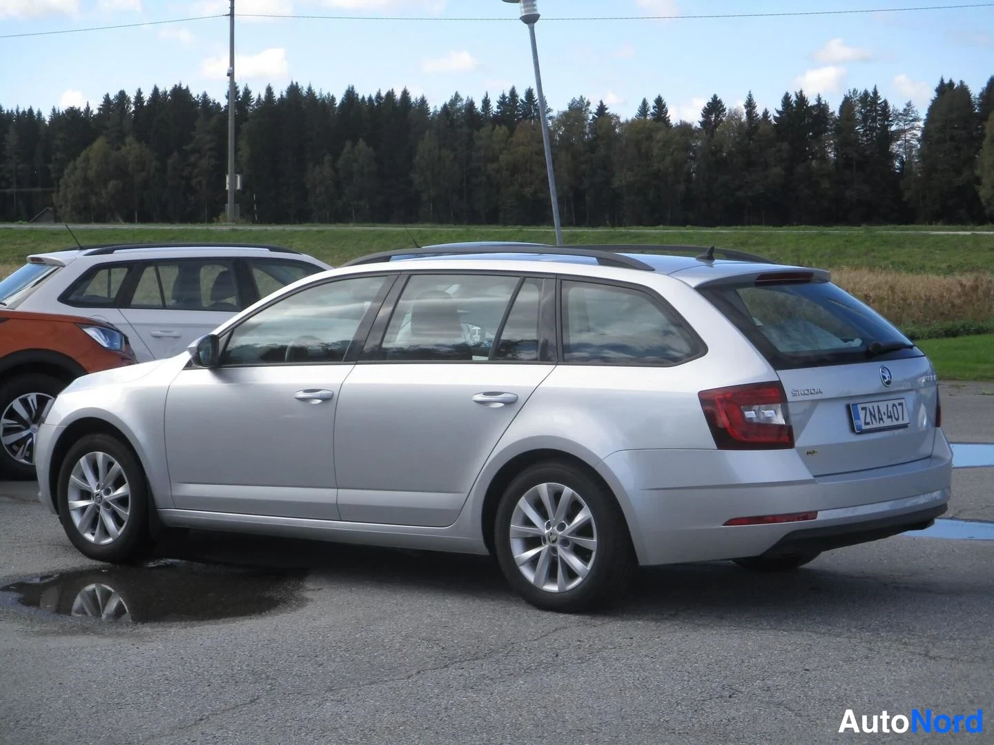 Hopea Skoda Octavia 2020, takaviisto, kuva 6
