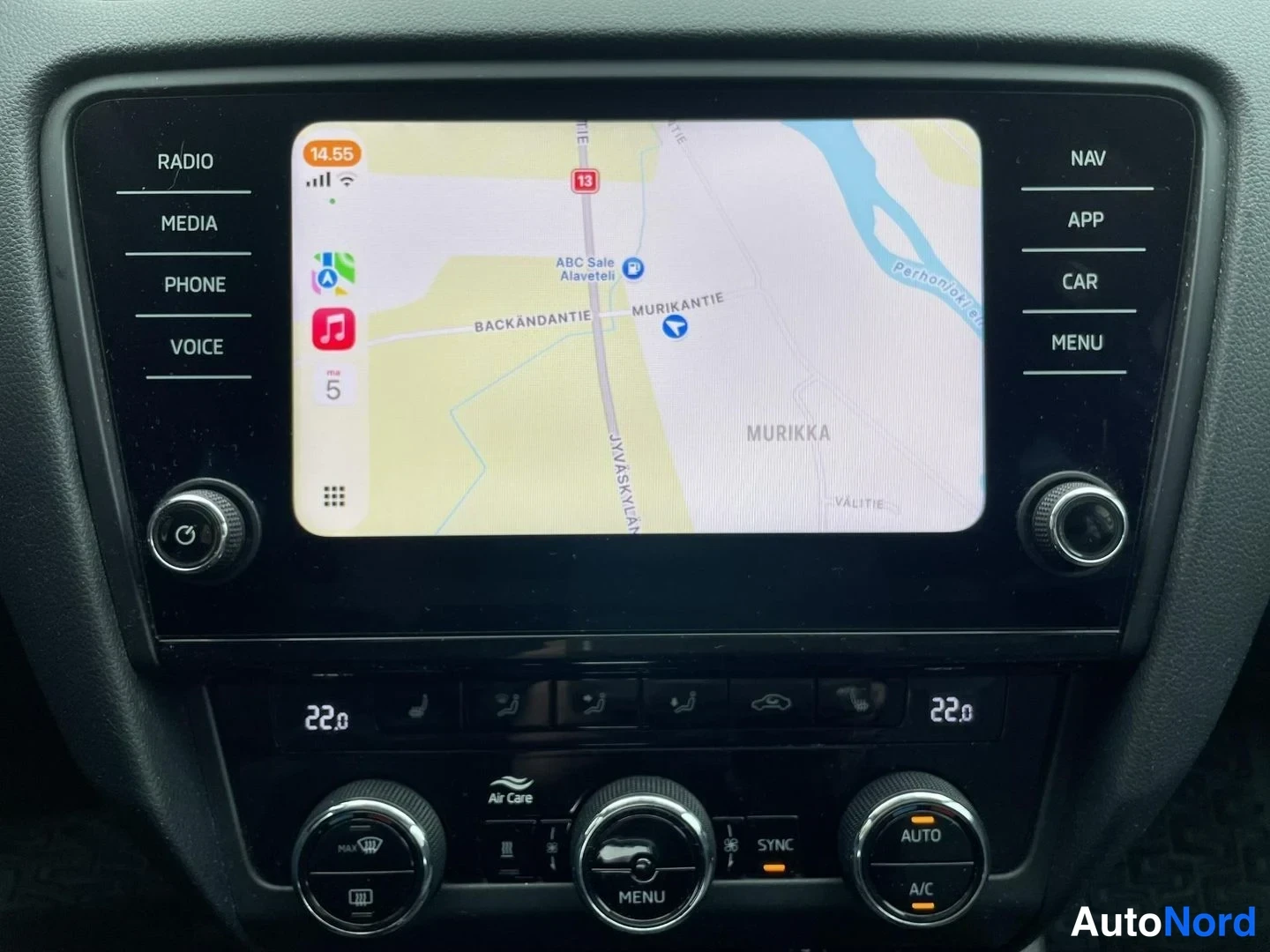 Valkoinen Skoda Octavia 2020, yksityiskohta, kuva 22