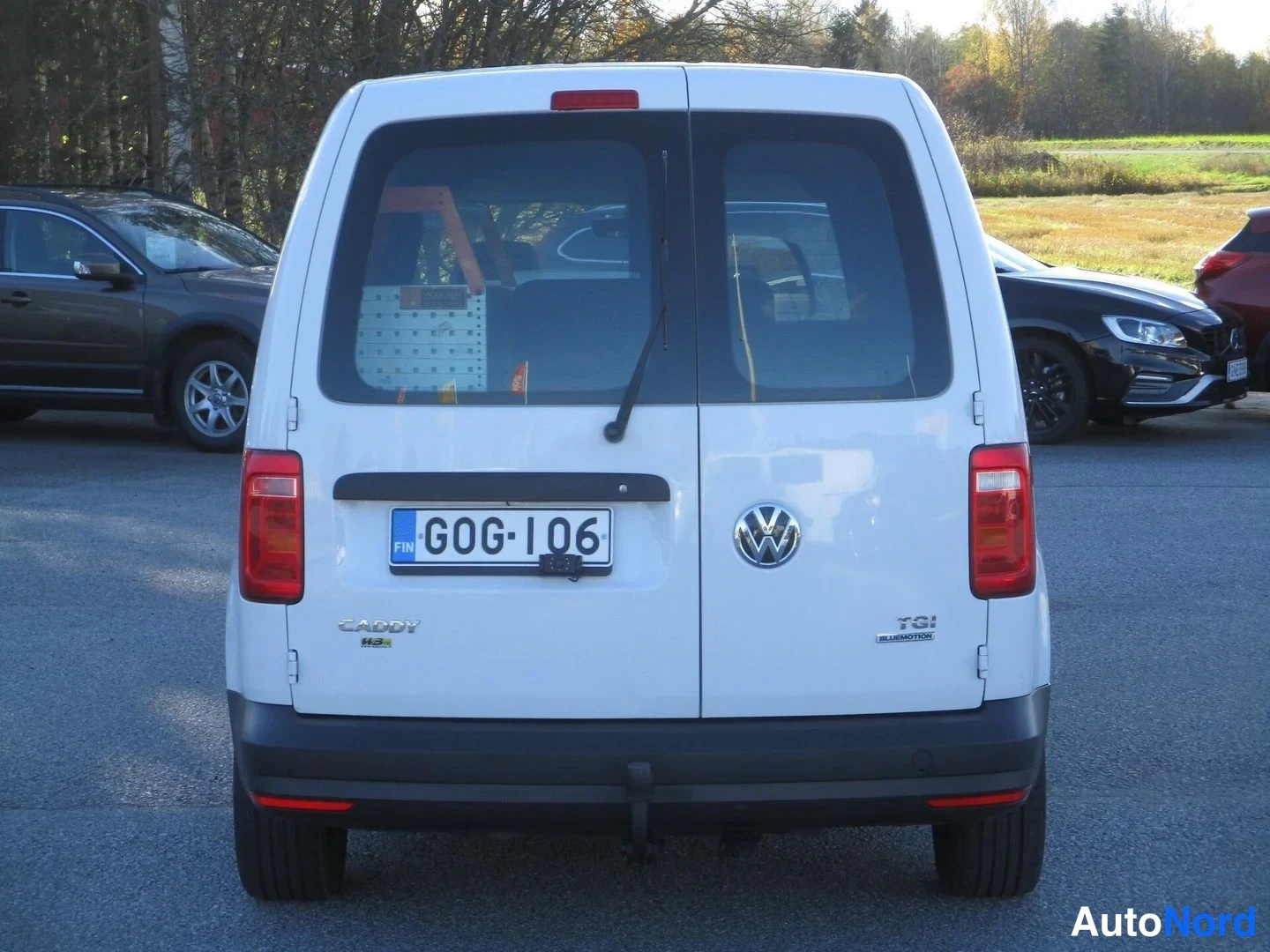 Valkoinen Volkswagen Caddy 2016, takaa, kuva 8