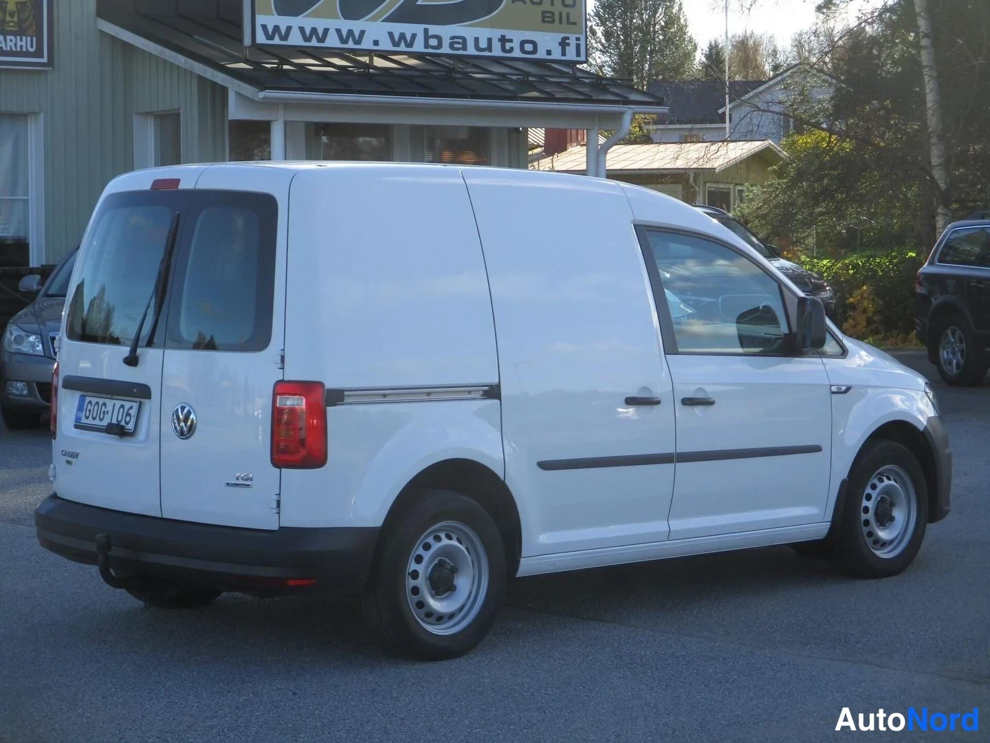 Valkoinen Volkswagen Caddy 2016, takaviisto, kuva 7