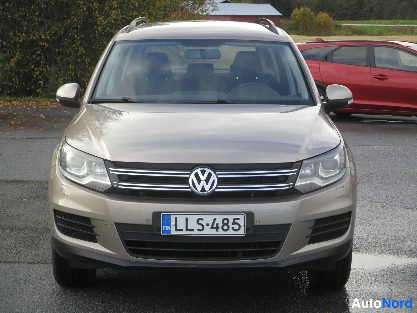 Ruskea Volkswagen Tiguan 2013, edestä, kuva 5