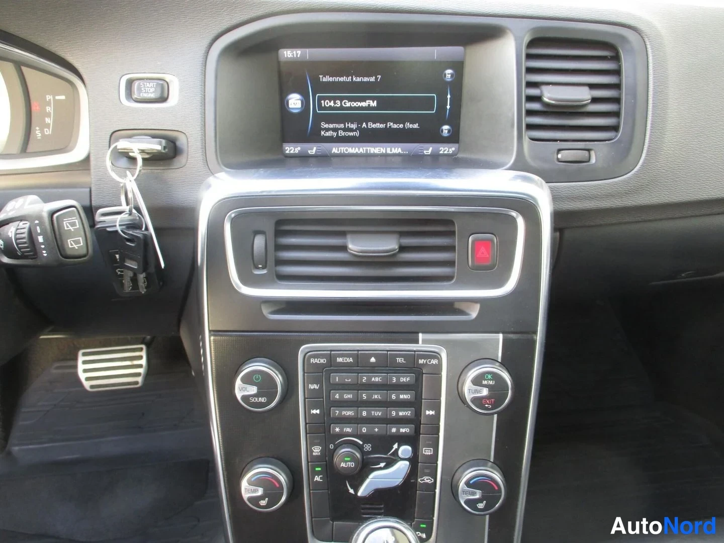 Musta Volvo V60 2014, yksityiskohta, kuva 22