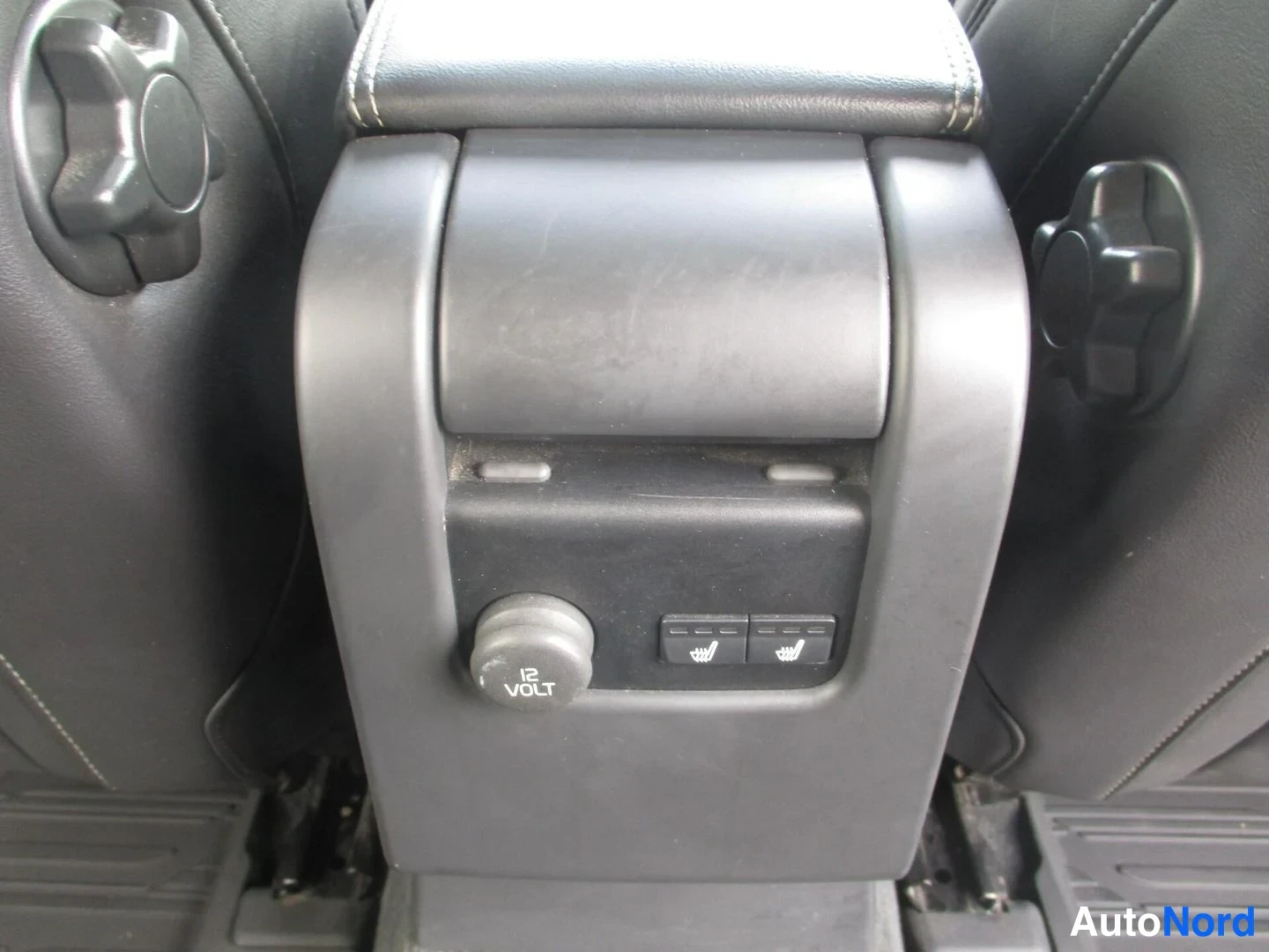 Musta Volvo V60 2014, yksityiskohta, kuva 20