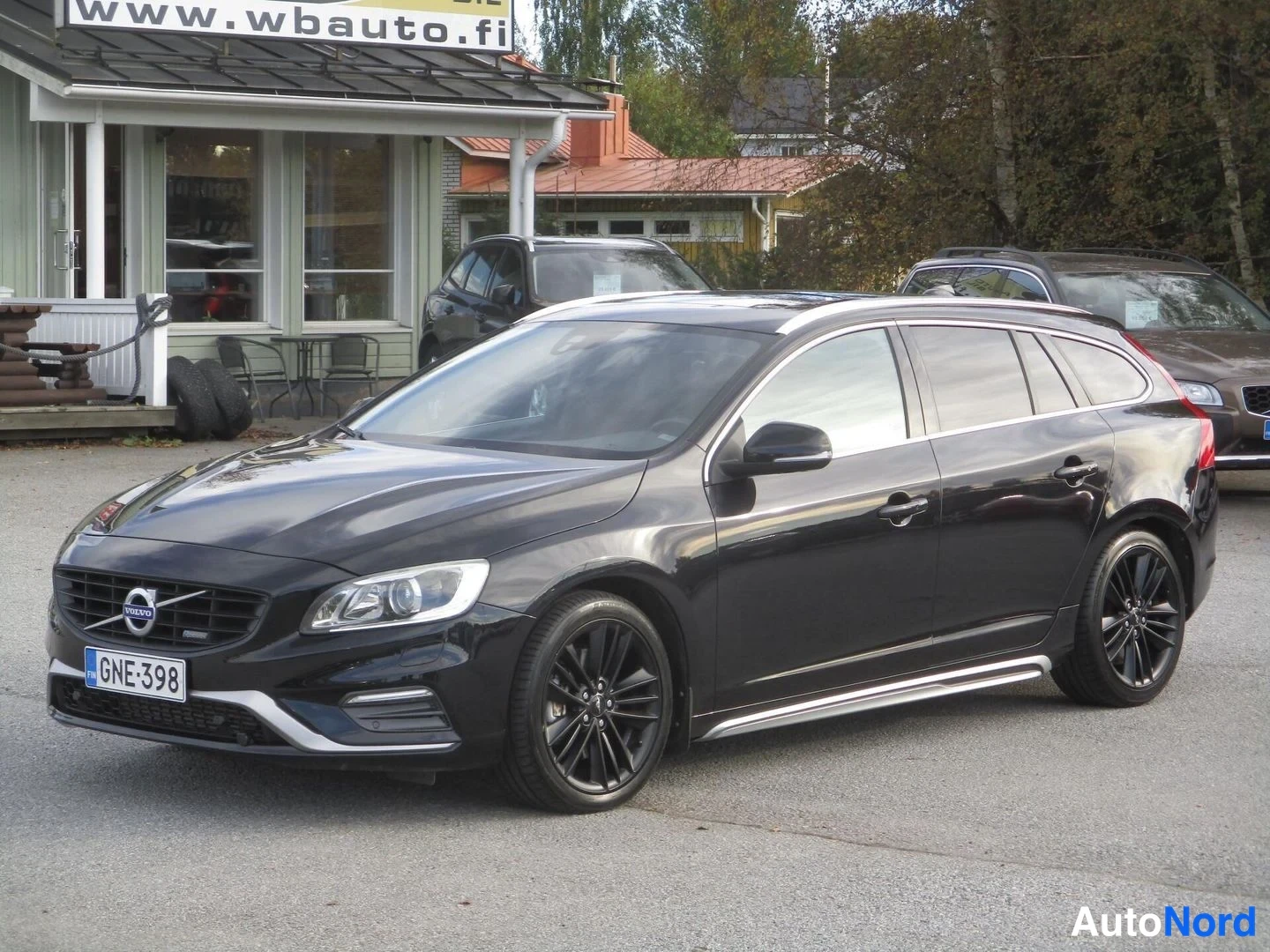 Volvo V60 D5 215 hv AWD R-Design 2014