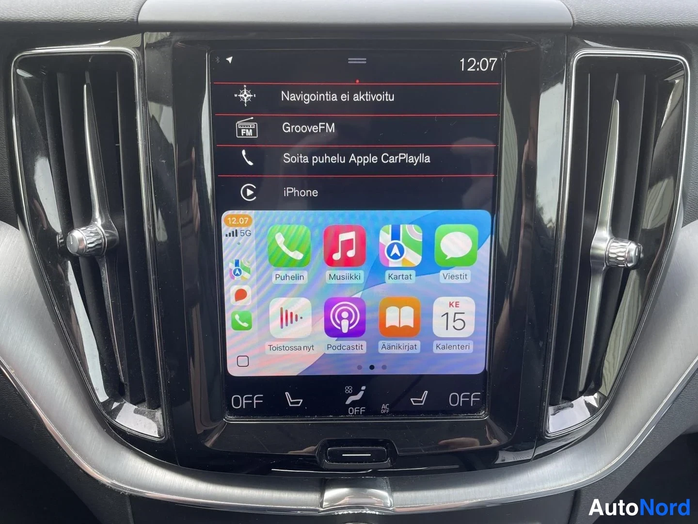 Musta Volvo XC60 2019, yksityiskohta, kuva 19