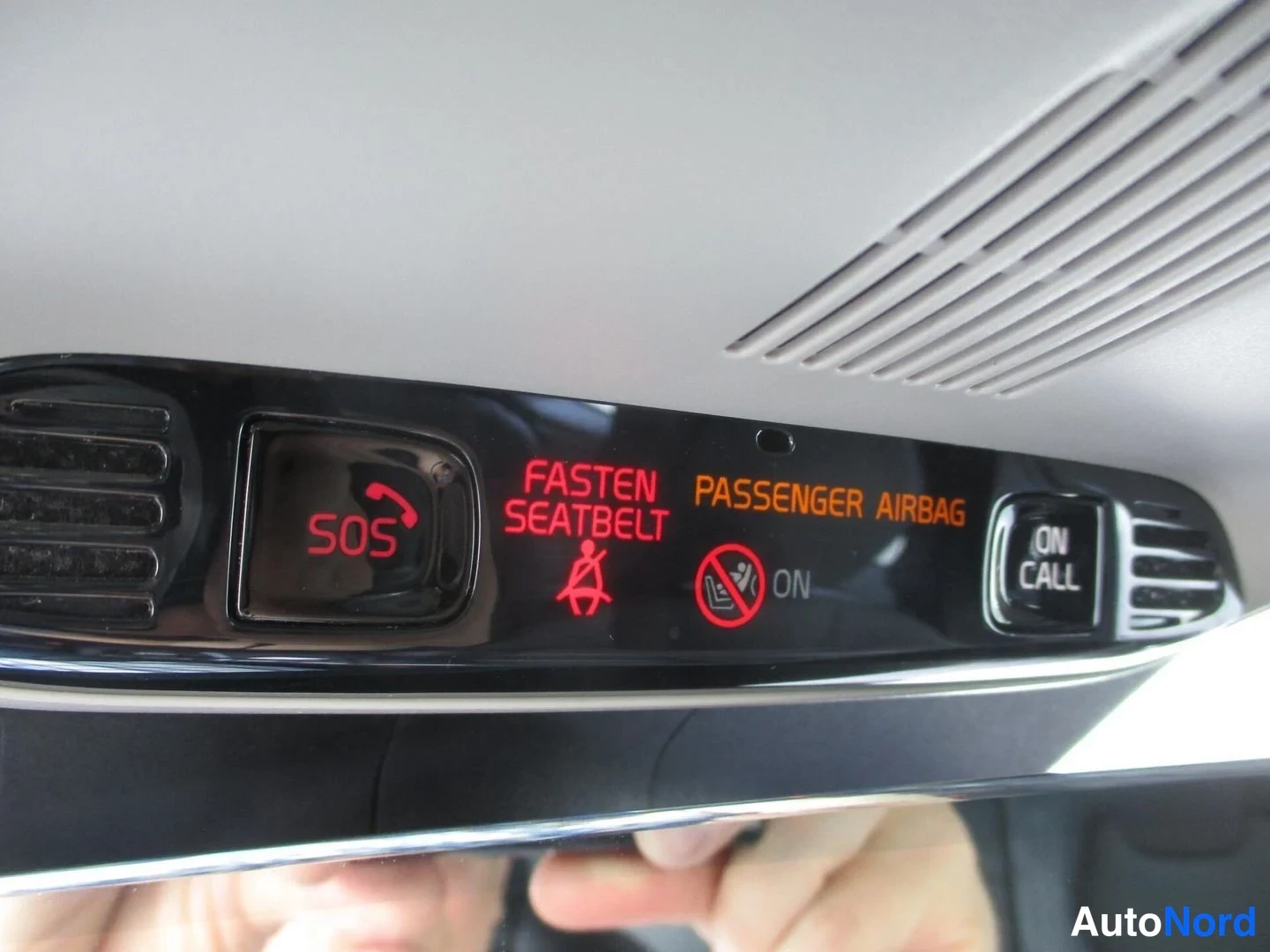Musta Volvo XC60 2019, yksityiskohta, kuva 21