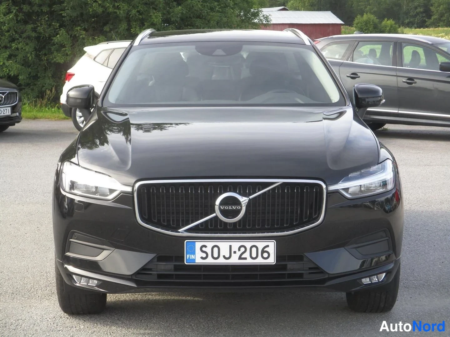 Musta Volvo XC60 2019, edestä, kuva 5