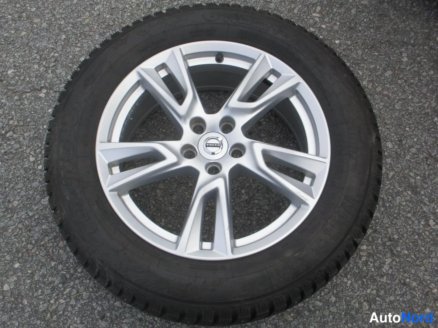 Musta Volvo XC60 2019, yksityiskohta, kuva 24