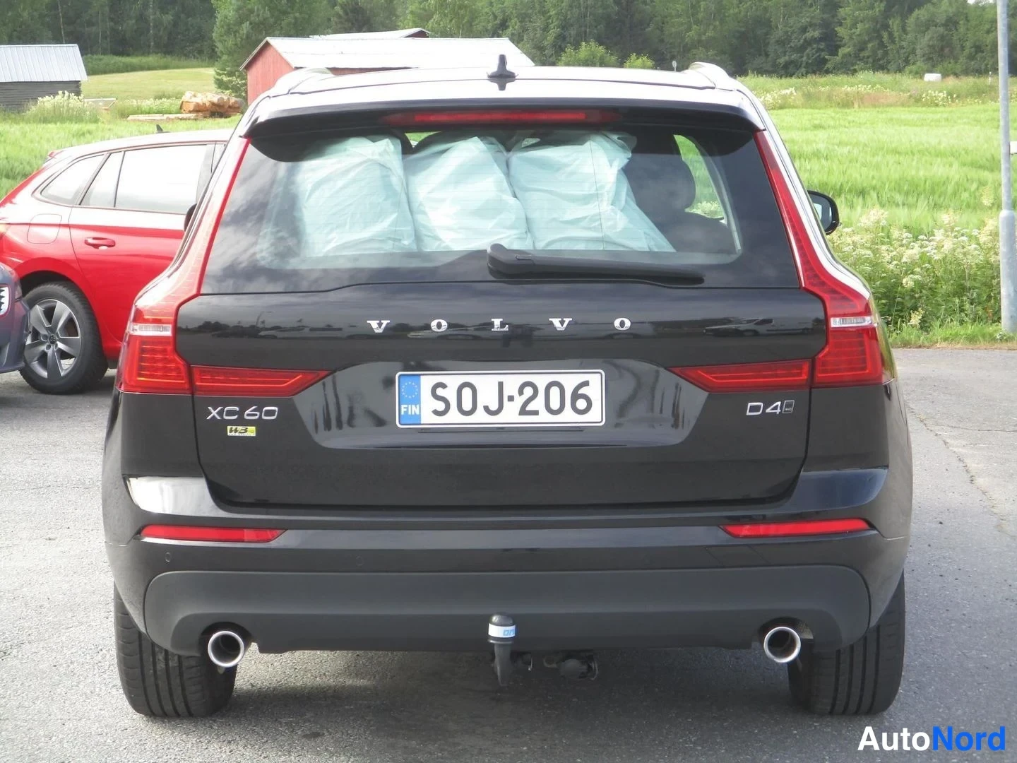 Musta Volvo XC60 2019, takaa, kuva 8