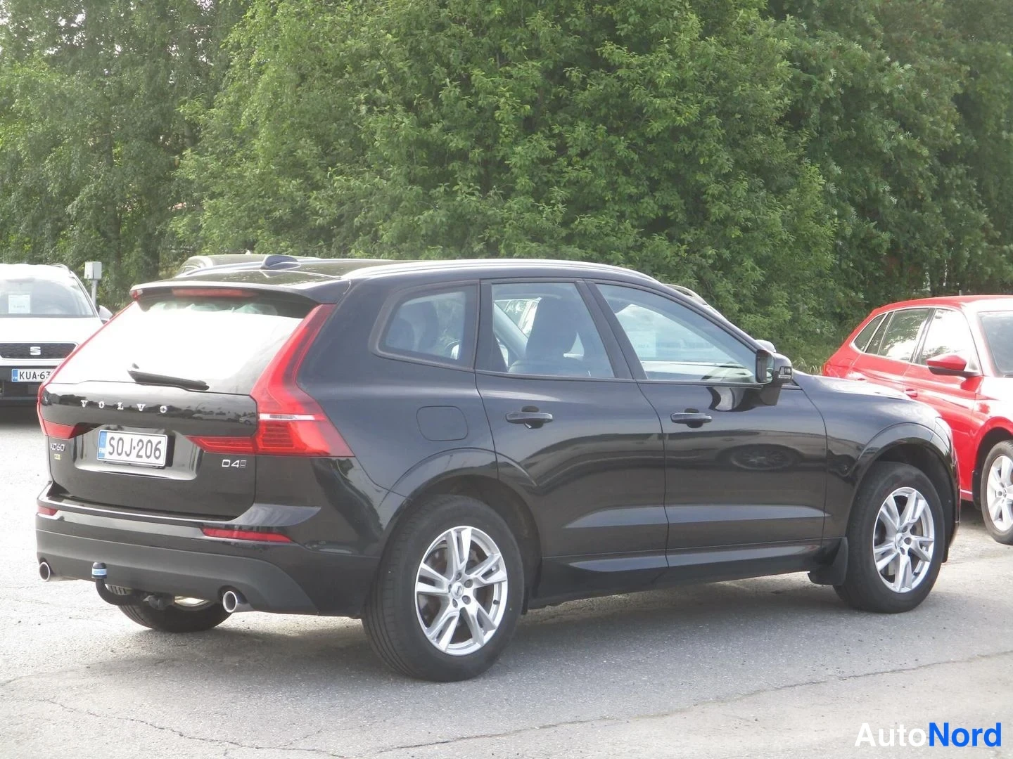 Musta Volvo XC60 2019, takaviisto, kuva 7