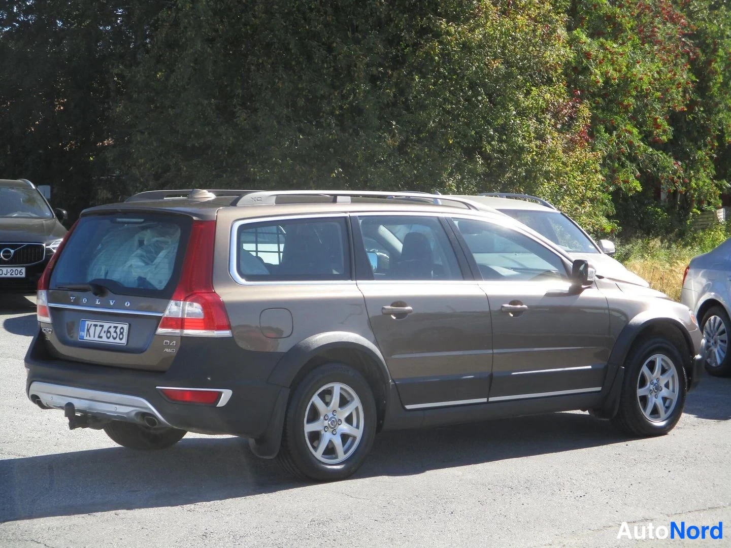 Ruskea Volvo XC70 2014, takaviisto, kuva 7