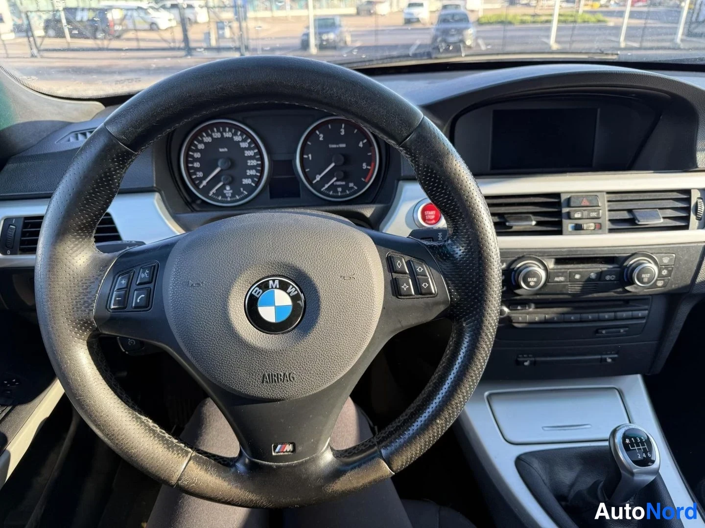 Harmaa BMW 325d 2008, yksityiskohta, kuva 9