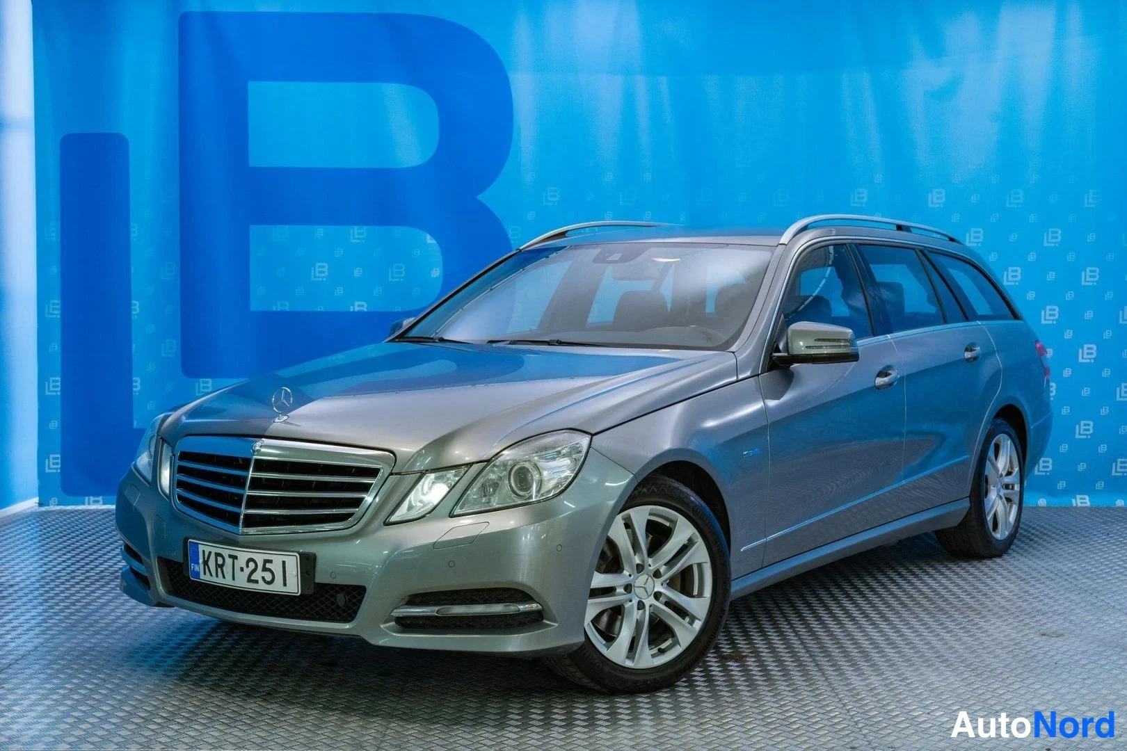 Mercedes-Benz E 250 CDI 4MATIC Premium Business 2012