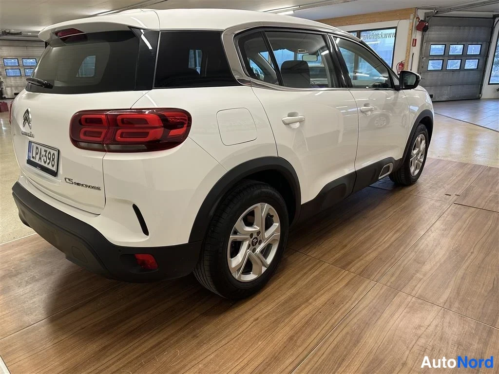 Valkoinen Citroen C5 Aircross 2021, takaviisto, kuva 4