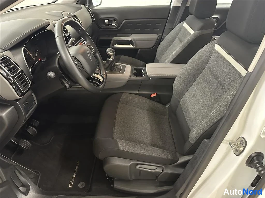 Valkoinen Citroen C5 Aircross 2021, etuistuimet, kuva 6