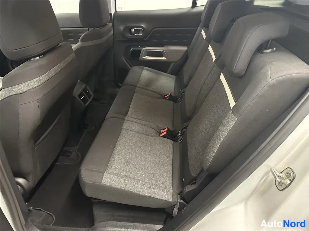 Valkoinen Citroen C5 Aircross 2021, takaistuimet, kuva 7