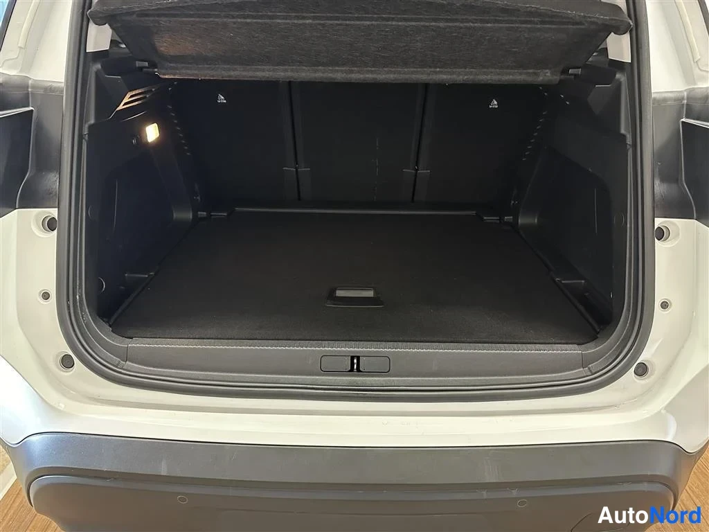 Valkoinen Citroen C5 Aircross 2021, tavaratila, kuva 8