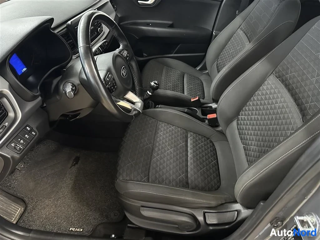 Harmaa Kia Rio 2021, ohjaamo, kuva 5