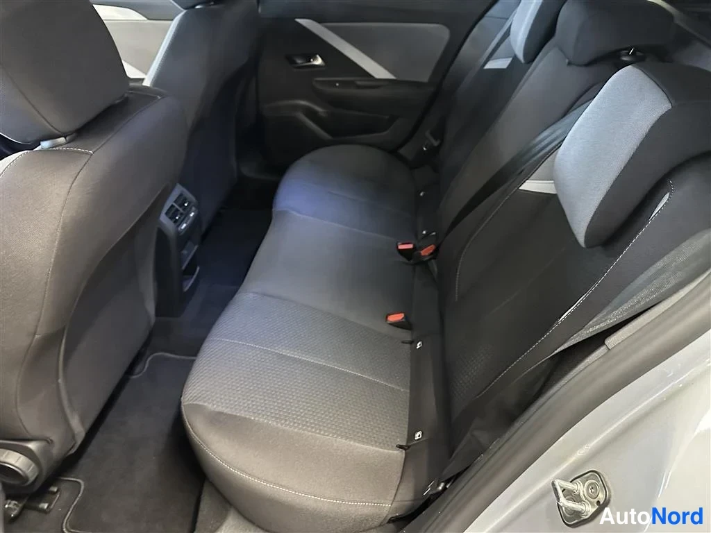 Hopea Opel Astra Sports Tourer 2024, takaistuimet, kuva 7